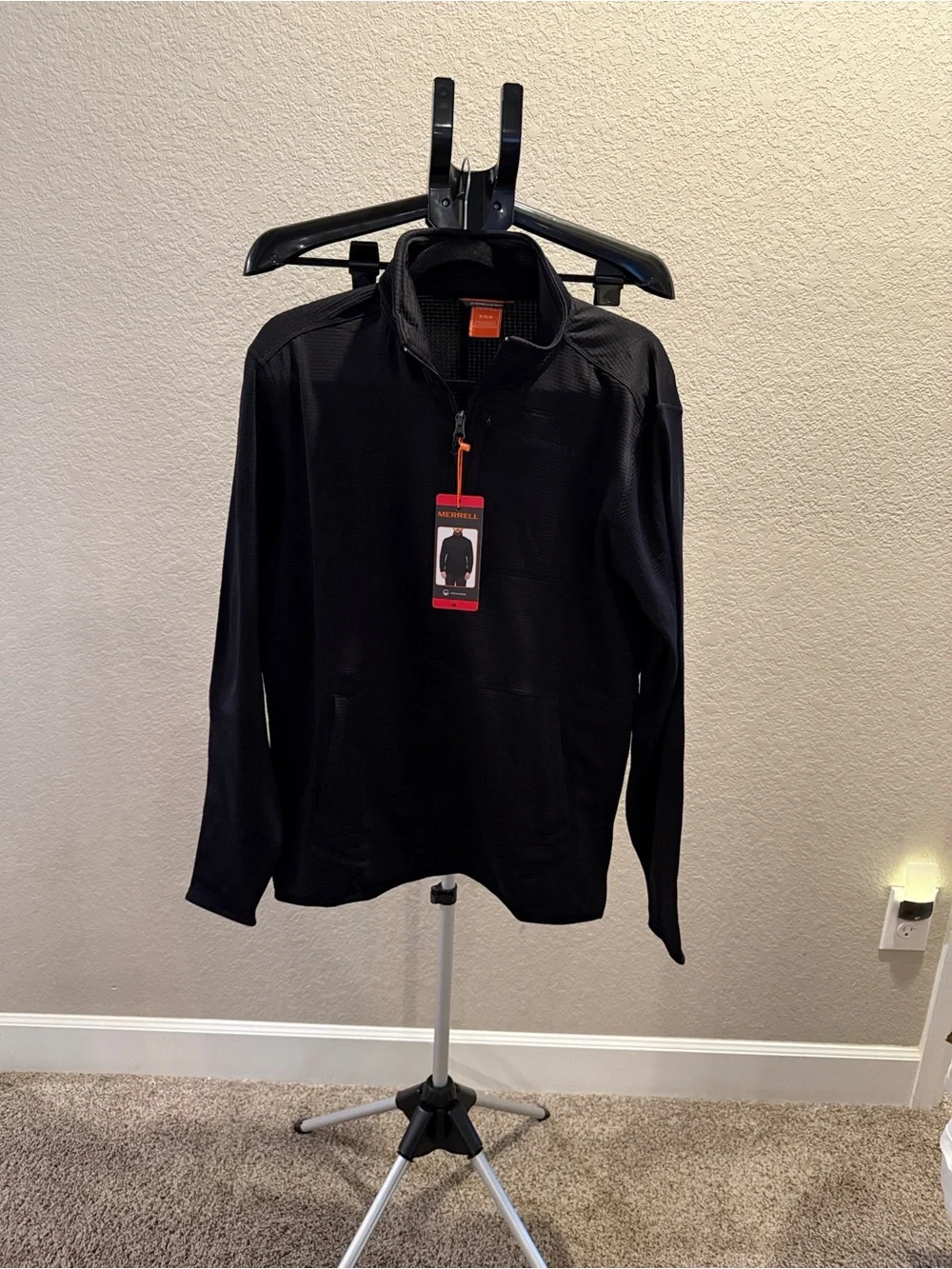 Merrell NWT Men's Black Quarter-Zip Performance Pullover. Size M